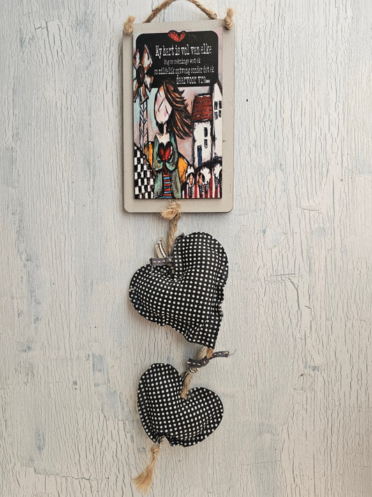 Hanging board with heart 2