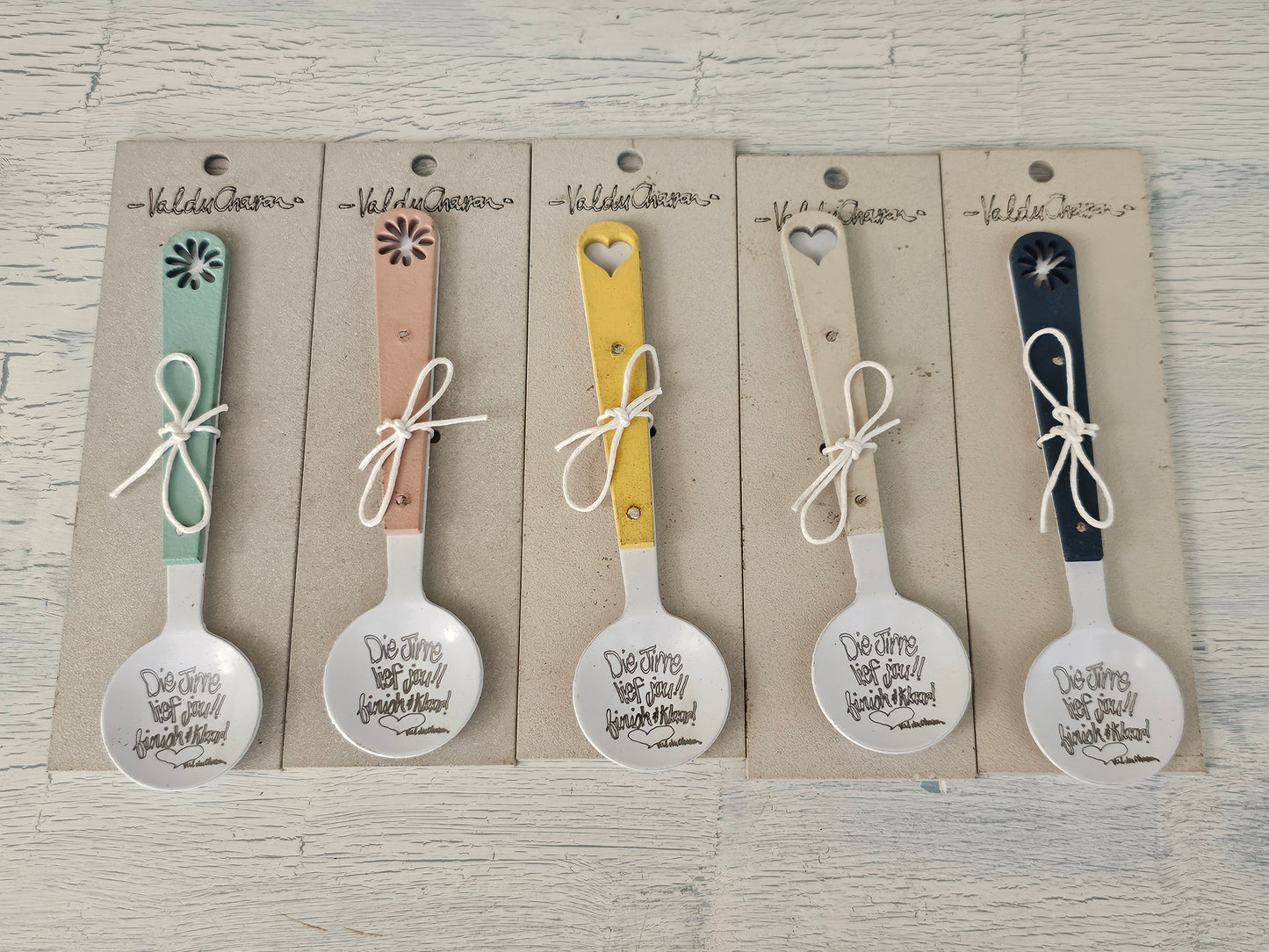 Enamel sugar spoon - Die Jirre lief jou (multiple colors)