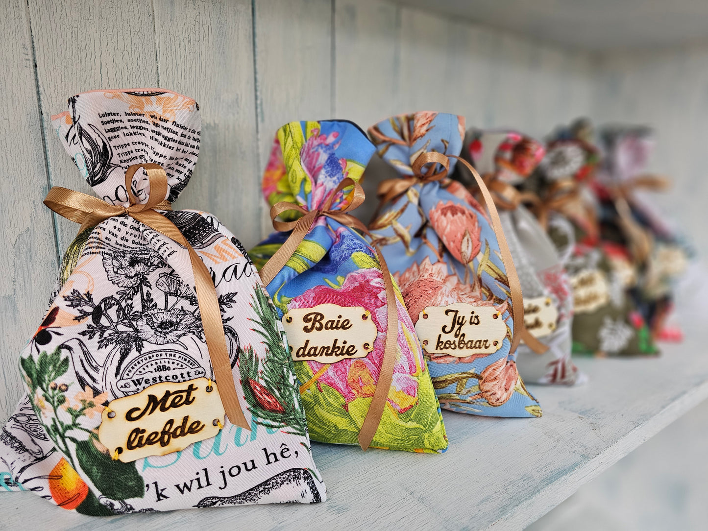 Gift set - Mossie earing & bookmark set, cookies