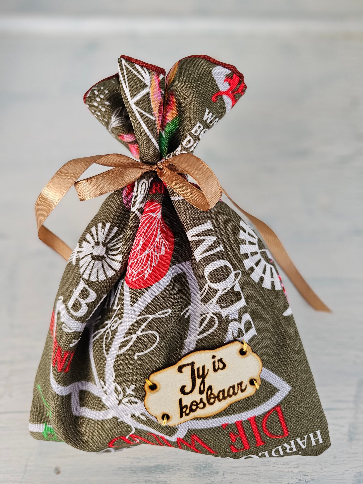 Gift set - Mossie earing & bookmark set, cookies