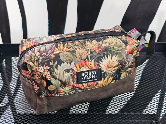 Bathroom vanity bag - Brown proteas