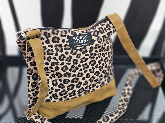 Sling handbag - leopard