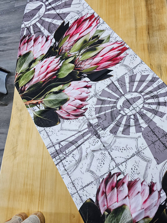 Table runner - Velvet - Windmill