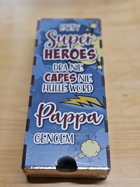 Chocolate/trinket gift box - Pappa is superheros