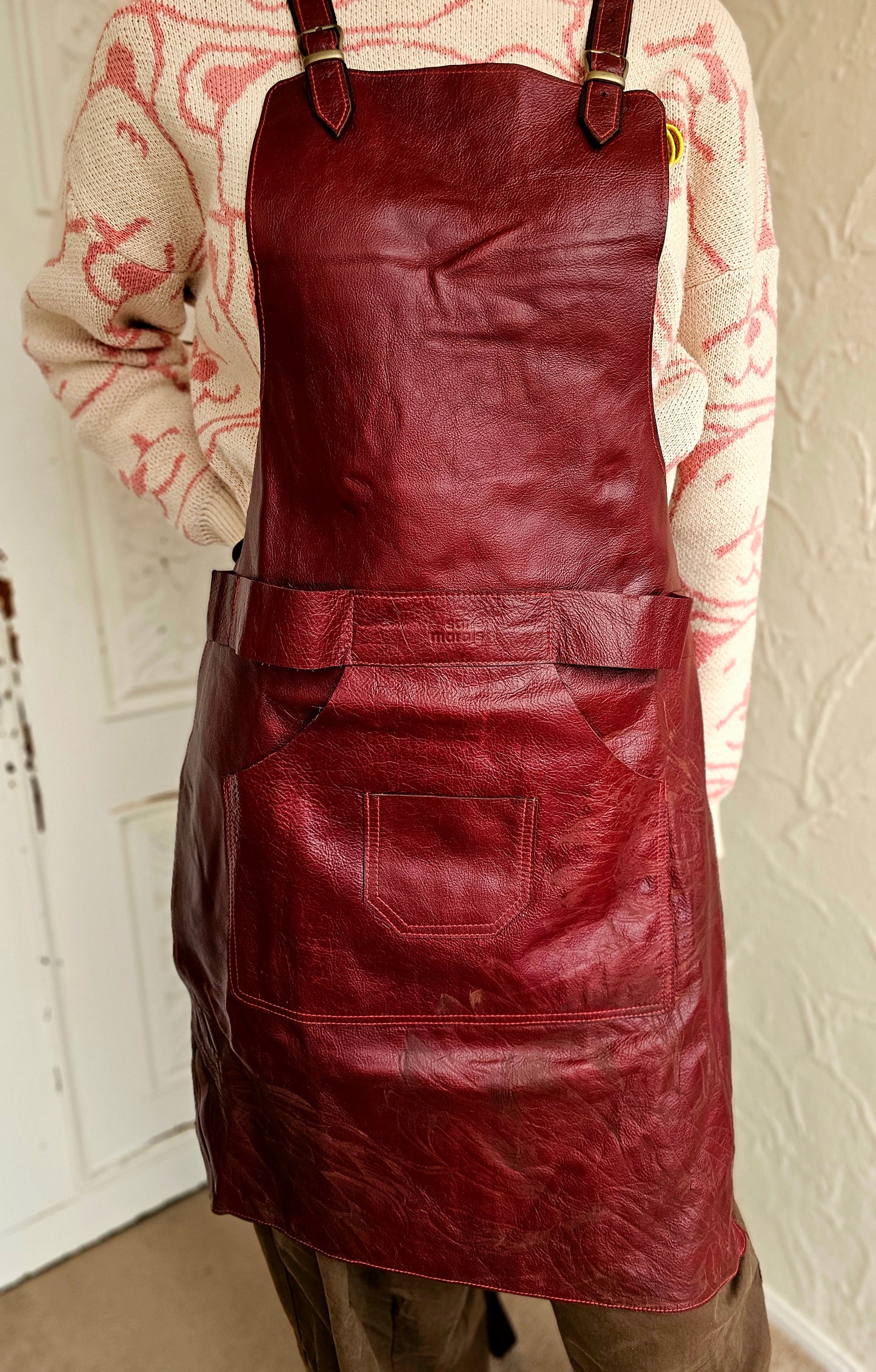 High grain leather apron engraved with proteas - Maroon