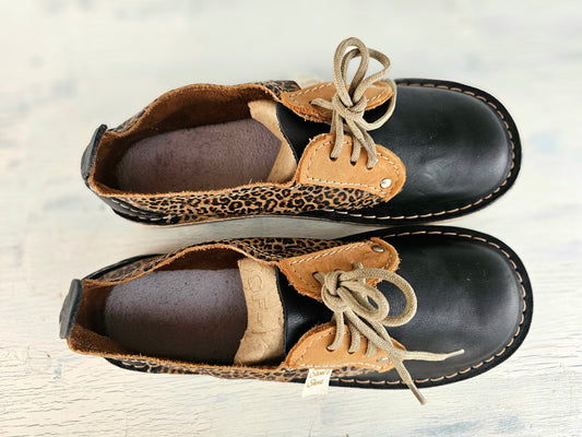 Black Leopard print low cut vellies