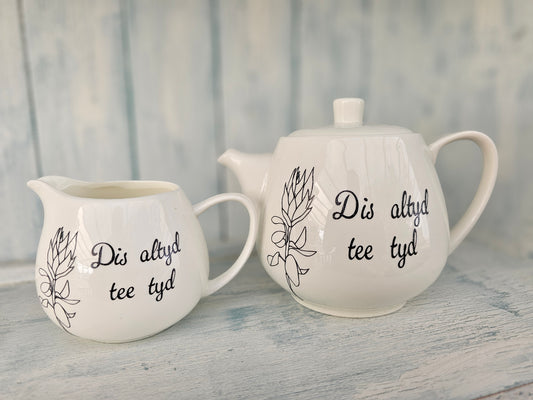 Ceramic Tea pot & milk jug Dis altyd tee tyd