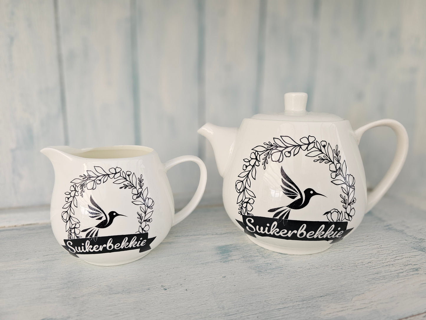 Ceramic Teapot & milk jug Suikerbekkie